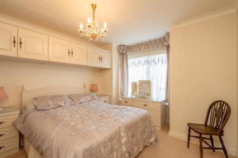 Bedroom 1.jpg