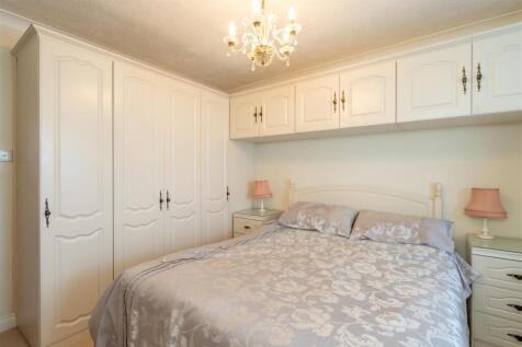 Bedroom 1 (2).jpg