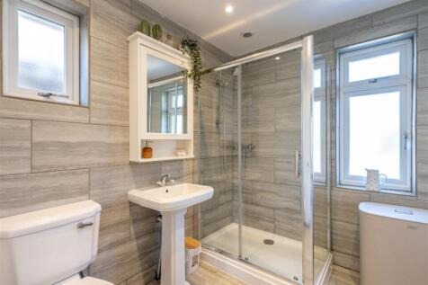 Shower Room.jpg