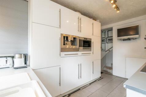 Kitchen (2).jpg