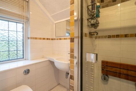 Shower Room.jpg