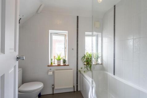 Bathroom.jpg