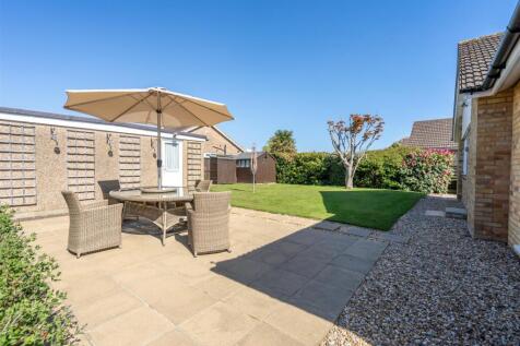 Rear Garden 2.jpg
