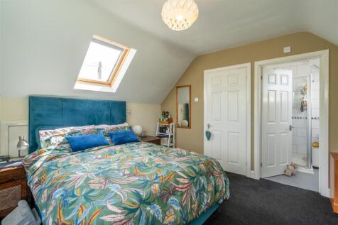 Bedroom 1 and Ensuite.jpg