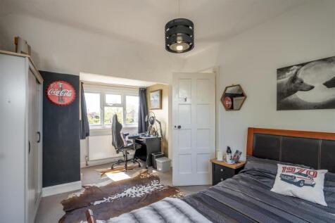 Bedroom 3 (2).jpg
