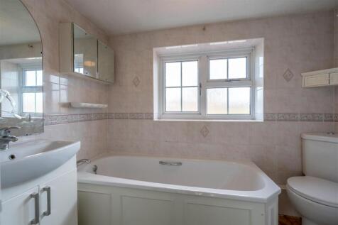 Bathroom.jpg