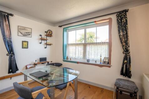 Dining Area.jpg