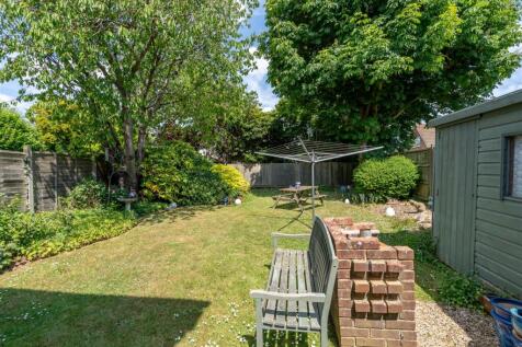 Rear Garden (2).jpg