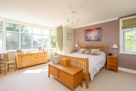 Bedroom 1.jpg