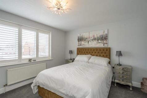 Bedroom 1 - Photo 1.jpg