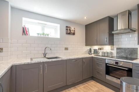 Kitchen - Photo 1.jpg