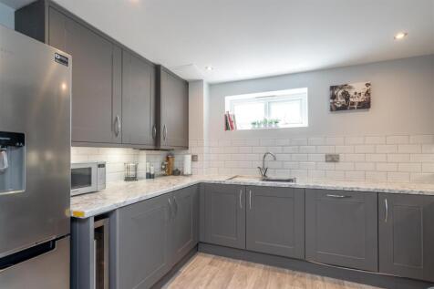 Kitchen - Photo 2.jpg
