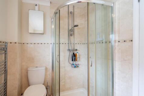 Bathroom (2).jpg