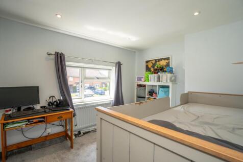 7 Bedroom 2.jpg