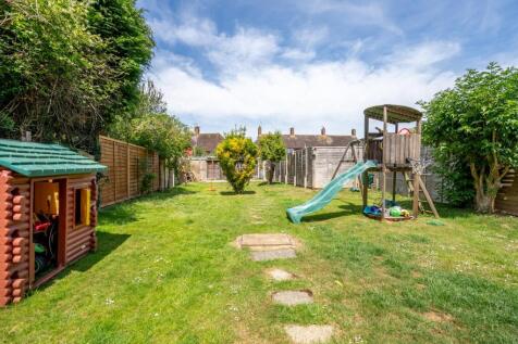 9 Rear Garden.jpg