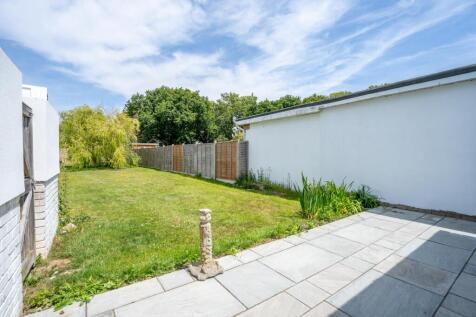 Rear Garden (2).jpg