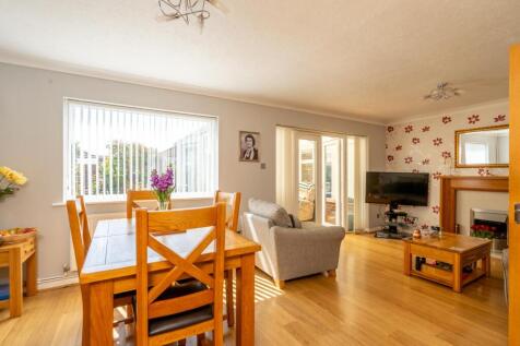 Sitting Room 2.jpg