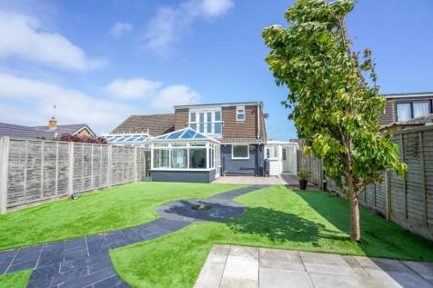 Rear Garden (2).jpg