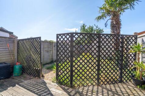 Rear Garden (2).jpg
