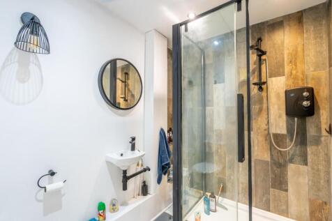 Shower Room.jpg