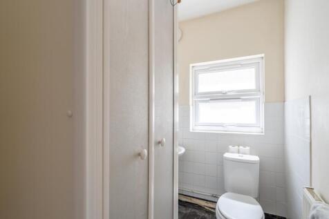 Shower Room.jpg