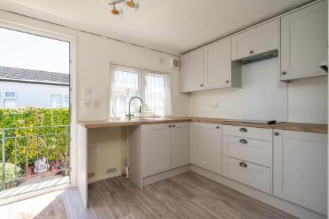 Kitchen - Photo 2.jpg