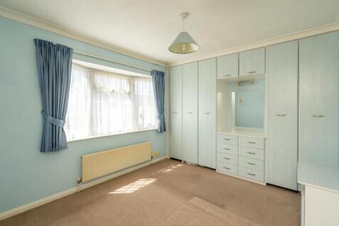 Bedroom 1.jpg