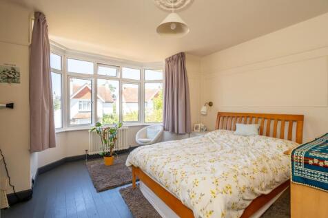 Bedroom 1.jpg