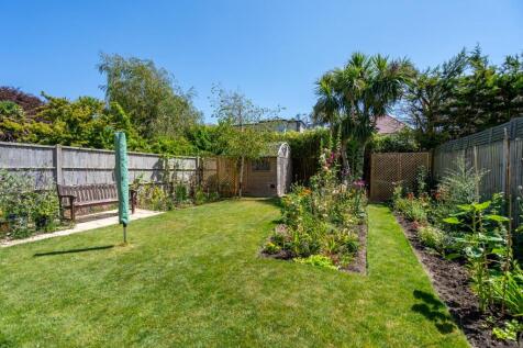 Rear Garden (2).jpg