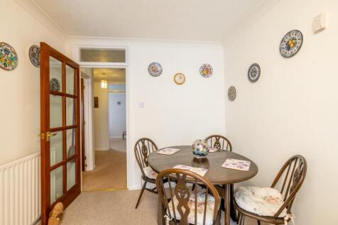 Breakfast Area.jpg