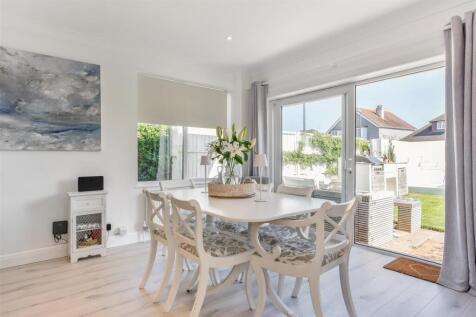 Dining Area.jpg