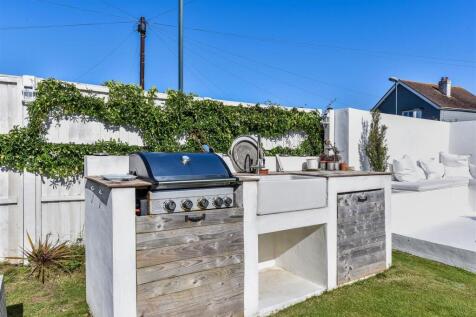 Outdoor Kitchen.jpg