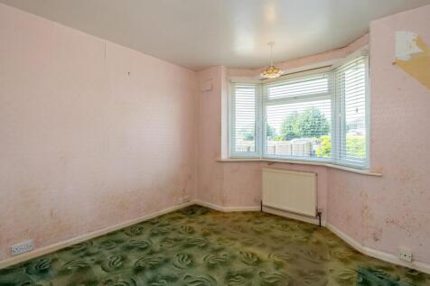 Bedroom 1.jpg