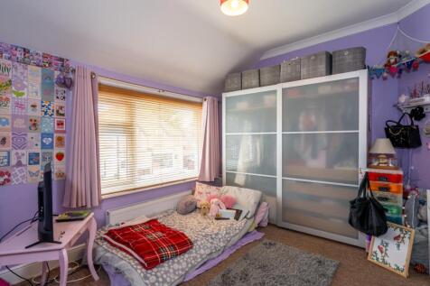 Bedroom 1.jpg