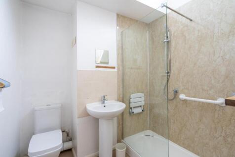 Shower Room.jpg