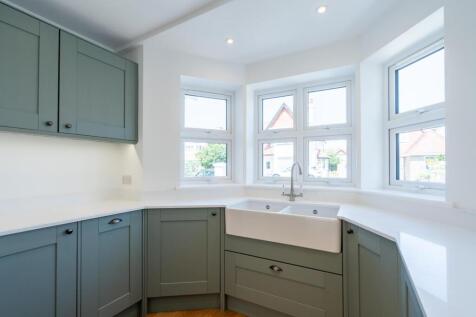 Kitchen (2).jpg