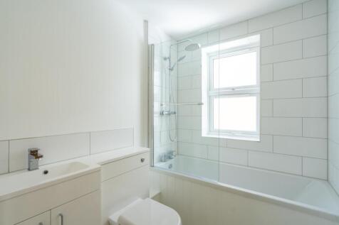 Family Bathroom.jpg