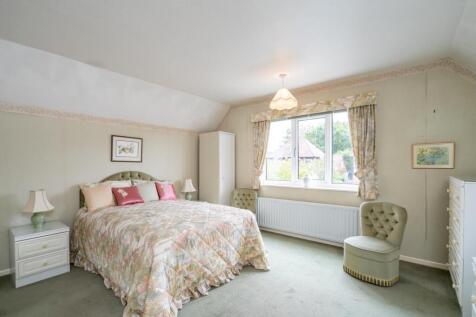 Bedroom 1.jpg
