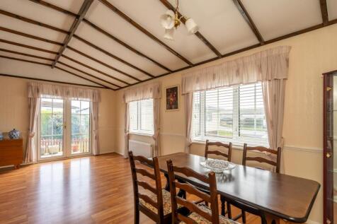 Dining Area.jpg