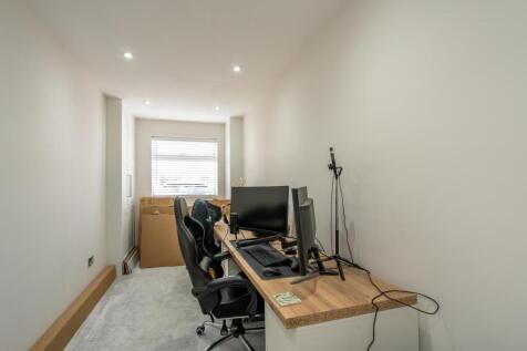 Bedroom 3.jpg