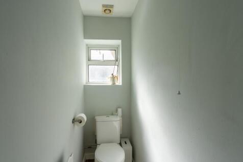 Toilet.jpg