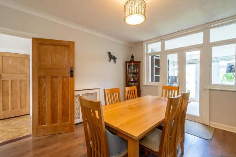 Dining Room (2).jpg