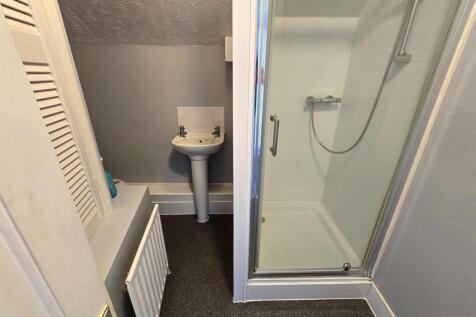 Shower Room.jpg