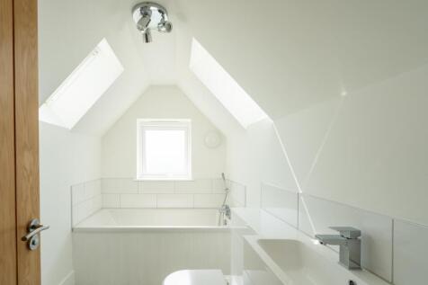 Principal Bathroom.jpg