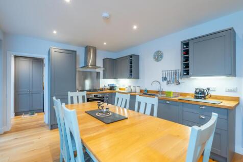 Dining Area and Kitchen (2).jpg