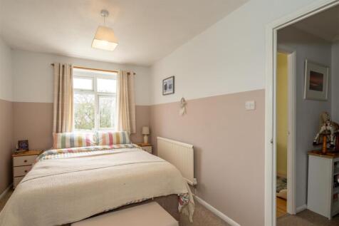 Bedroom 1 (2).jpg