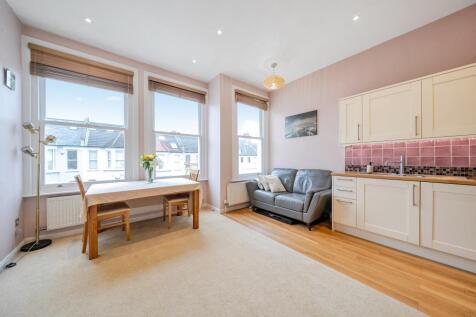 Kitchen / Dining
