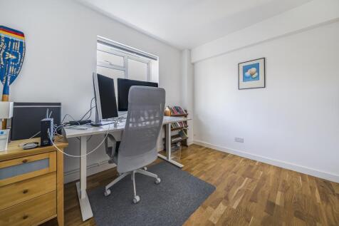 Bedroom/Study