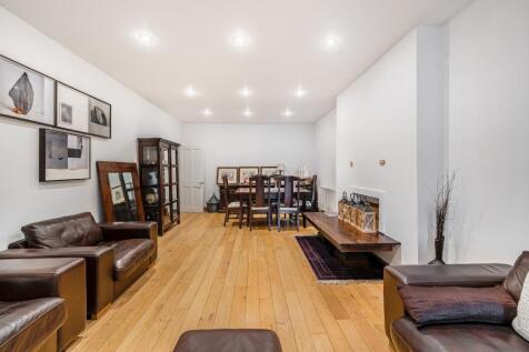 Living/Dining Area