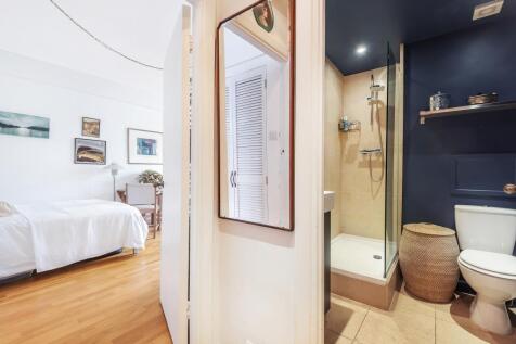 hall/shower